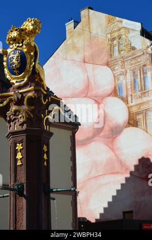 Wiesbaden, Allemagne - 09.30.2018: parlement de Hesse à Wiesbaden. Allemagne avec un lion d'or comme symbole pour Hesse Banque D'Images