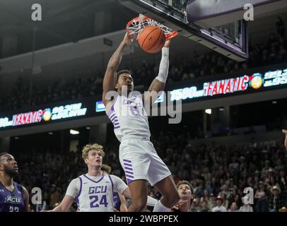 Le garde des antilopes du Grand Canyon Ray Harrison (0) le dunque et regarde la balle alors qu'elle tombe à travers le cerceau lors du match de basket-ball du premier quart de la NCAA contre Abilene Christian à Phoenix, Arizona, jeudi 11 janvier 2024. GCU a battu Abilene Christian 74-64. (David Venezia/image du sport) Banque D'Images