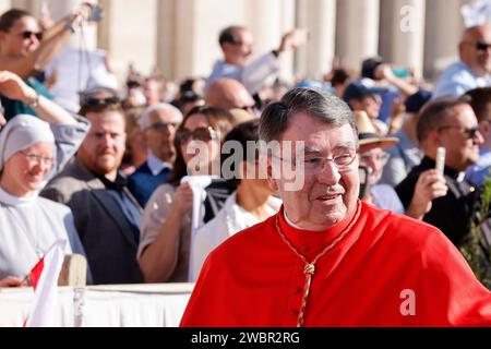 Le nouveau cardinal Christophe Louis Yves Georges Pierre, nonce apostolique aux États-Unis, arrive pour un consistoire à St. Place Pierre au Vatican, le 30 septembre 2023. Banque D'Images