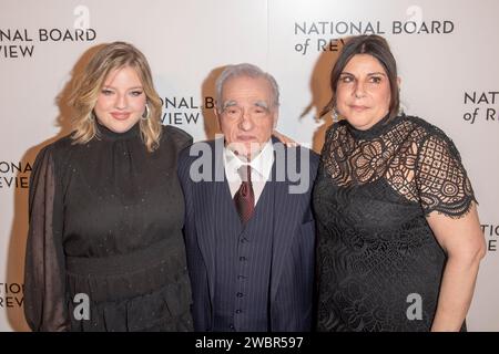 New York, États-Unis. 11 janvier 2024. (G-D) Francesca Scorsese, Martin Scorsese et Cathy Scorsese assistent au Gala du Conseil national de révision 2024 à Cipriani 42nd Street à New York. Crédit : SOPA Images Limited/Alamy Live News Banque D'Images