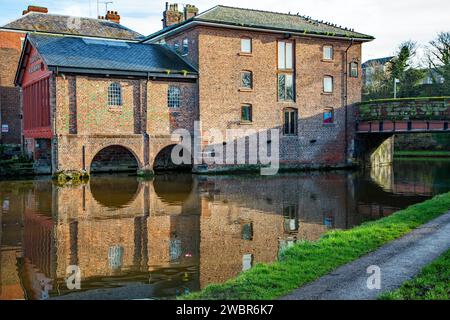 Entrepôt Telfords, un ancien entrepôt côté canal sur le canal Union Shropshire dans la ville de Chester Angleterre Cheshire maintenant un bar et un restaurant Banque D'Images