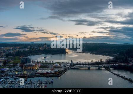 Olympia, Washington au coucher du soleil en décembre Banque D'Images