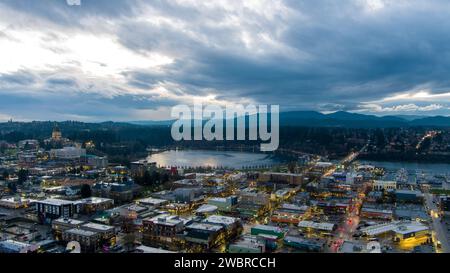 Olympia, Washington au coucher du soleil en décembre Banque D'Images