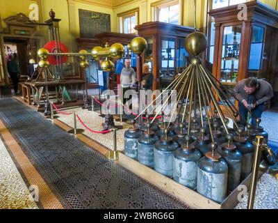 Générateur électrostatique de Martinus van Marum a été construit en 1787 pour l'électricité de recherche et a produit une étincelle de 300,000 volts. Banque D'Images