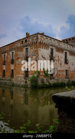 Castello Di Padernello - Vieux Château italien - Provincia di Brescia - campagne Italie du Nord Banque D'Images