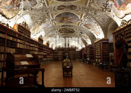 La salle théologique de la bibliothèque de Strahov à Prague. Banque D'Images