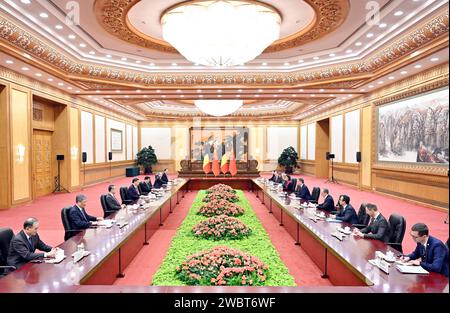 Pékin, Chine. 12 janvier 2024. Le président chinois Xi Jinping rencontre le Premier ministre du Royaume de Belgique Alexander de Croo au Grand Hall du peuple à Pékin, capitale de la Chine, le 12 janvier 2024. Crédit : Yin Bogu/Xinhua/Alamy Live News Banque D'Images