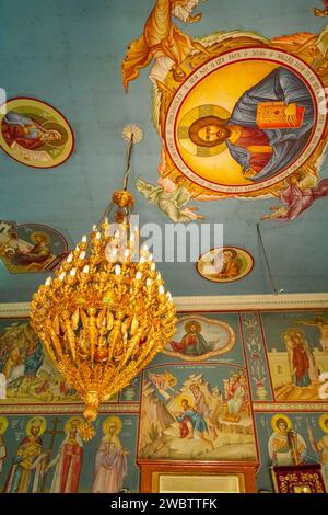 Intérieur de l'église orthodoxe grecque de Saint-Georges à Spartochori sur l'île grecque Ionienne de Meganisi Banque D'Images