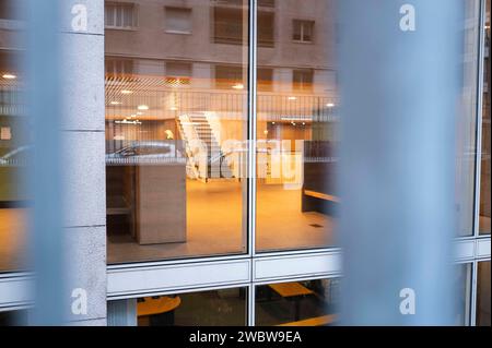 Lyon, France. 11 janvier 2024. Illustration du palais de justice de Lyon. Genevieve Legay, palais de justice de Lyon. Le procès du commissaire Rabah Souchi, qui a ordonné l'accusation de police qui a gravement blessé Geneviève Legay en 2019. France, Lyon, 11 janvier 2024. Photo de Patricia Huchot-Boissier/ABACAPRESS.COM crédit : Abaca Press/Alamy Live News Banque D'Images