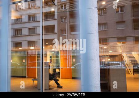 Lyon, France. 11 janvier 2024. Illustration du palais de justice de Lyon. Genevieve Legay, palais de justice de Lyon. Le procès du commissaire Rabah Souchi, qui a ordonné l'accusation de police qui a gravement blessé Geneviève Legay en 2019. France, Lyon, 11 janvier 2024. Photo de Patricia Huchot-Boissier/ABACAPRESS.COM crédit : Abaca Press/Alamy Live News Banque D'Images