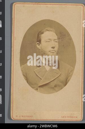 Portrait d'un inconnu avec barbe, Hermanus Jodocus Weesing, 1868 - 1900 Photographie. Carte visite Amsterdam Cardboard. papier albumen print homme adulte. Une personne historique anonyme a représenté Amsterdam Banque D'Images