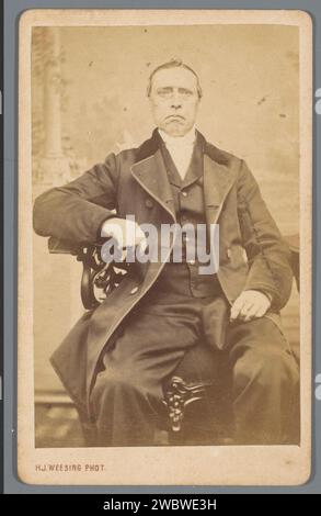 Portrait d'un homme inconnu, Hermanus Jodocus Weesing, 1868 - 1900 Photographie. Carte visite Amsterdam Cardboard. papier albumen print homme adulte. Une personne historique anonyme a représenté Amsterdam Banque D'Images