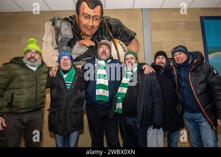 Newcastle, Royaume-Uni. 12 janvier 2024. Un groupe de supporters de Benetton est photographié avant le match de la European Rugby Challenge Cup entre Newcastle Falcons et Benetton Rugby à Kingston Park, Newcastle, le vendredi 12 janvier 2024. (Photo : Chris Lishman | MI News) crédit : MI News & Sport / Alamy Live News Banque D'Images