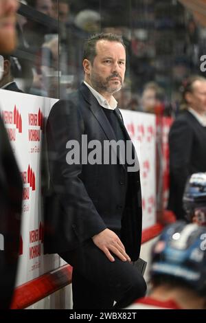 Schwenningen, Deutschland. 12 janvier 2024. Thomas Dolak (Cheftrainer Duesseldorfer EG) Schwenninger Wild Wings gegen Duesseldorfer EG, Eishockey, DEL, 37. Spieltag, saison 2023/2024, 12.01.2024 photo : Eibner-Pressefoto/Sven Laegler crédit : dpa/Alamy Live News Banque D'Images