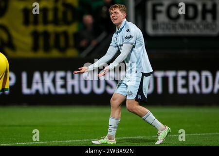 Den Haag, Nederland. 12 janvier 2024. DEN HAAG, NEDERLAND - JANVIER 12 : Simon Colyn de de Graafschap fait des gestes lors du match néerlandais Keuken Kampioen Divisie entre ado Den Haag et de Graafschap au Bingoal Stadion le 12 janvier 2024 à Den Haag, Nederland. (Photo Hans van der Valk/Orange Pictures) crédit : Orange pics BV/Alamy Live News Banque D'Images