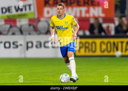 Waalwijk, pays-Bas. 12 janvier 2024. WAALWIJK, PAYS-BAS - 12 JANVIER : Godfried Roemeratoe du RKC Waalwijk lors du match néerlandais d'Eredivisie entre RKC Waalwijk et Heracles Almelo au Mandemakers Stadion le 12 janvier 2024 à Waalwijk, pays-Bas. (Photo de Joris Verwijst/Orange Pictures) crédit : Orange pics BV/Alamy Live News Banque D'Images