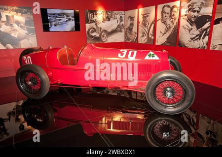 Voiture de course Alfa Romeo P2 (Italie 1930), Museo Nazionale dell'automobile (MAUTO), Musée National de l'automobile (depuis 1933), Turin, Piémont, Italie Banque D'Images