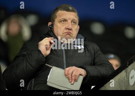 Swansea, Royaume-Uni. 12 janvier 2024. Toby Booth, entraîneur-chef d’Ospreys lors du match de la Challenge Cup d’Europe entre Ospreys et Perpignan au Stade Swansea.com de Swansea le 12 janvier 2024. Cette image ne peut être utilisée qu'à des fins éditoriales. Usage éditorial uniquement. Crédit : Ashley Crowden/Alamy Live News Banque D'Images