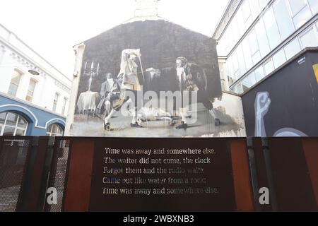 The duel of Belfast, Dance by Candlelight mural, peint par l'artiste irlandais Conor Harrington sur Hill Street dans le quartier de la cathédrale de Belfast, ni, Royaume-Uni Banque D'Images