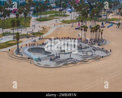 Parc de skate board à Venice Beach au coucher du soleil, Californie, États-Unis Banque D'Images