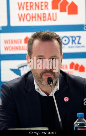 Villingen Schwenningen, Deutschland. 12 janvier 2024. Entraîneur Thomas Dolak (Düsseldorfer EG/DEG) BEI der Pressekonferenz, PK nach dem Spiel der DEL 23-24, 37. Sptg. : Schwenninger Wild Wings vs Düsseldorfer EG (DEG) crédit : dpa/Alamy Live News Banque D'Images