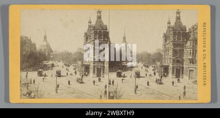 Vue de Leidseplein avec le Stadsschouwburg et en arrière-plan de Koepelkerk, Amsterdam, Anonyme, 1900 - 1902 Stereography Amsterdam Cardboard. papier albumen imprimer carré, lieu, cirque, etc. Théâtre (bâtiment) Leidseplein. Stadsschouwburg Banque D'Images