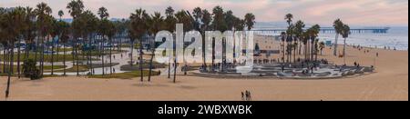 Parc de skate board à Venice Beach au coucher du soleil, Californie, États-Unis Banque D'Images