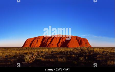 Ayers Rock Uluru au coucher du soleil, territoire du Nord, Australie Banque D'Images