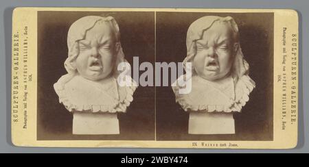 Sculpture d'un visage d'enfant en pleurs à Jtasse, Sophus Williams, 1876 support photographique stéréographique. sculpture en carton imprimé albumen. pleurant Banque D'Images