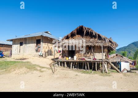 Cabane traditionnelle en bambou dans Lazu Village, Arunachal Pradesh, Inde Banque D'Images