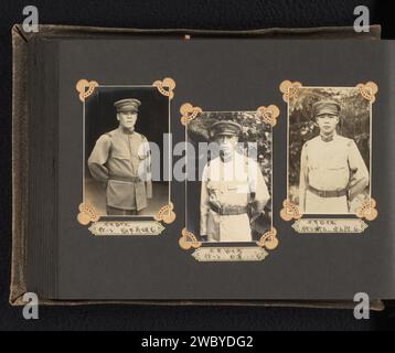 Trois portraits de soldats japonais inconnus, Anonyme, c. 1930 - c. 1940 photographie ces photos font partie d'un album. Baryta Paper. papier gélatine argent imprimé personne historique anonyme représentée. le soldat ; la vie du soldat Banque D'Images