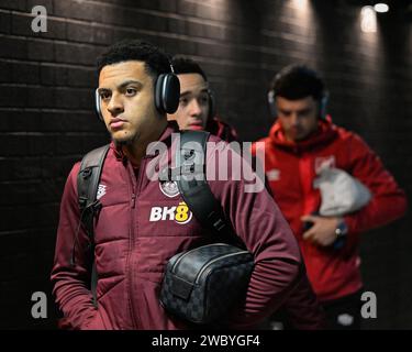 Burnley, Royaume-Uni. 12 janvier 2024. Anass Zoury de Burnley arrive avant le match, lors du match de Premier League Burnley vs Luton Town à Turf Moor, Burnley, Royaume-Uni, le 12 janvier 2024 (photo de Cody Froggatt/News Images) crédit : News Images LTD/Alamy Live News Banque D'Images