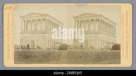 Vue de Villa Belvedere à Peterhof, L. Gothe, c. 1850 - c. 1880 stéréographe Peterhofpublisher : Berlin carton. Support photographique albumen print logement rural, par exemple maison de campagne, villa, chalet Peterof Banque D'Images