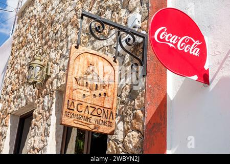 Merida Mexique, centre historique historique central, panneau Coca-Cola, la Cazona Restaurante Yucateco, restaurant dîner à l'extérieur, café décontracté Banque D'Images