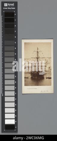 Bateau dans le port d'Alger, c. 1855 - c. 1860 carte de visite. Photographie papier Alger. carton imprimé albumen voilier, voilier. Port d'Alger Banque D'Images