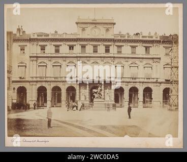 Vue du Palazzo Civico à Turin, anonyme, 1851 - 1900 photographie papier de Turin. impression d'albumen carton extérieur  représentation d'un bâtiment. hôtel de ville Palazzo di Città Banque D'Images