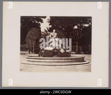 Gezicht OP de Fontana del Genio in Villa Giulia te Palermo, Italië, Giorgio Sommer, d'après Ignazio Marabitti, 1857 - 1914 photographie Palermo carton. fontaine ornementale à imprimé albumine de papier. Personnification d'une ville, ville-patron(ess) Villa Giulia Banque D'Images