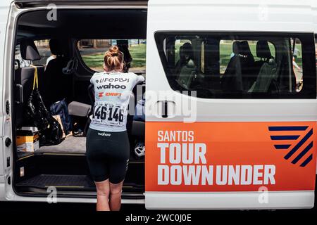 Adélaïde, Australie. 13 janvier 2024. Photo de Zac Williams/SWpix.com - 13/01/2024 - Cyclisme - Tour féminin 2024 Down Under - étape 2 : Glenelg à Stirling (104.2km) - Kristyna Burlova, Lifeplus Wahoo. Crédit : SWpix/Alamy Live News Banque D'Images