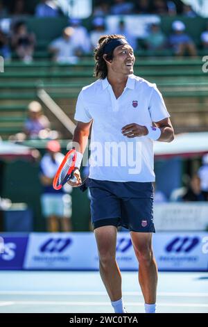 Melbourne, Australie. 11 janvier 2024. Zhang Zhizhen de Chine vu en action lors du dernier match du jour 2 du tournoi de tennis Care Wellness Kooyong Classic contre Max Purcell (non représenté) d'Australie au Kooyong Lawn tennis Club. Zhang Zhizhen a battu l'australien Max Purcell 7-6, 4-7 (10-7) crédit : SOPA Images Limited/Alamy Live News Banque D'Images