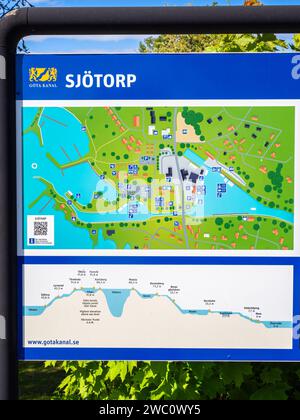 Sjotorp, Suède - 27 mai 2023 : le départ du Gota Kanal de 190 km de long à Sjotorp, qui relie les lacs Vanern et Vattern. Banque D'Images