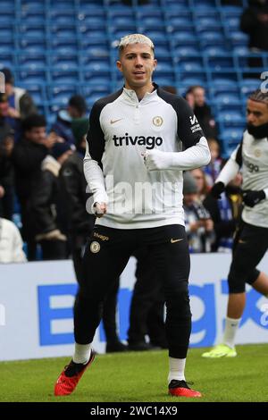 Londres, Royaume-Uni. 13 janvier 2024. Enzo Fern‡ndez de Chelsea se réchauffe lors du match de Premier League entre Chelsea et Fulham à Stamford Bridge, Londres, Angleterre, le 13 janvier 2024. Photo de Ken Sparks. Usage éditorial uniquement, licence requise pour un usage commercial. Aucune utilisation dans les Paris, les jeux ou les publications d'un seul club/ligue/joueur. Crédit : UK Sports pics Ltd/Alamy Live News Banque D'Images