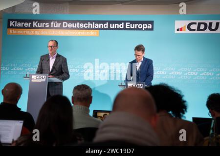 Abschlusspressekonferenz zur Klausurtagung des CDU-Bundesvorstands Friedrich Merz Parteivorsitzender, Christlich Demokratische Union Deutschlands gemeinsam mit Dr. Carsten Linneman Generalsekretaer der CDU Deutschlands BEI der Pressekonferenz Abschum Abschluss der Kraudersung, Heidelberg CDU 13.01.2024 Heidelberg Baden-Wuerttemberg Deutschland *** Conférence de presse de clôture de la réunion à huis clos du Comité exécutif fédéral de la CDU Friedrich Merz Président du Parti, Union chrétienne-démocrate d'Allemagne Banque D'Images