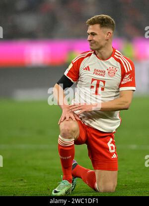 Muenchen, Deutschland. 12 janvier 2024. Joshua Kimmich FC Bayern Muenchen FCB (06) FC Bayern Muenchen vs TSG 1899 Hoffenheim 12.01.2024 LES RÈGLEMENTS DFL INTERDISENT TOUTE UTILISATION DE PHOTOGRAPHIES COMME SÉQUENCES D'IMAGES ET/OU QUASI-VIDÉO/dpa/Alamy Live News Banque D'Images