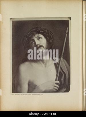 Production photographique de (vraisemblablement) une estampe - représentant le Christ avec la couronne d'épine, c. 1860 - c. 1900 photographie partie de l'album photo avec des enregistrements de sites dans les villes italiennes et des œuvres d'art. Support photographique tête d'impression à l'albumine du Christ avec couronne d'épines Banque D'Images
