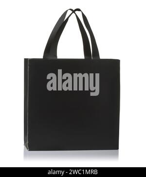 Vue de face du sac à provisions en papier noir isolé sur blanc Banque D'Images