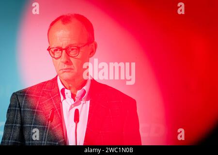 Abschlusspressekonferenz zur Klausurtagung des CDU-Bundesvorstandes Friedrich Merz Parteivorsitzender, Christlich Demokratische Union Deutschlands BEI der Pressekonferenz zum Abschluss der Klausurtagung des CDU-Bundesvorstellung der Heidelberger Erklaerung zum Grundsatzum programm der 13.01.2024 Heidelberg Baden-Wuerttemberg Heidelberg *** Conférence de presse de clôture de la réunion à huis clos du Comité exécutif fédéral de la CDU Friedrich Merz Président du Parti, Union chrétienne-démocrate d'Allemagne à la conférence de presse à l'issue de la réunion à huis clos de la CDU FEDER Banque D'Images