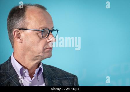 Abschlusspressekonferenz zur Klausurtagung des CDU-Bundesvorstandes Friedrich Merz Parteivorsitzender, Christlich Demokratische Union Deutschlands BEI der Pressekonferenz zum Abschluss der Klausurtagung des CDU-Bundesvorstellung der Heidelberger Erklaerung zum Grundsatzum programm der 13.01.2024 Heidelberg Baden-Wuerttemberg Heidelberg *** Conférence de presse de clôture de la réunion à huis clos du Comité exécutif fédéral de la CDU Friedrich Merz Président du Parti, Union chrétienne-démocrate d'Allemagne à la conférence de presse à l'issue de la réunion à huis clos de la CDU FEDER Banque D'Images