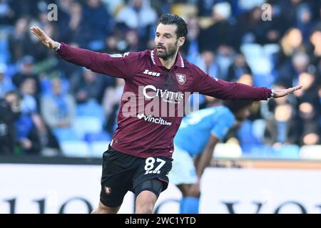Naples, Italie,13 janvier,2024 Antonio Candreva de l'US Salernitana 1919 célèbre après avoir marqué un but lors de la Serie A Macth entre SSC Napoli et US Salerntana 1919 Credit:Agostino Gemito/ Alamy Live News Banque D'Images
