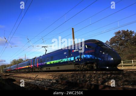 Hull trains 802303 Paragon train, East Coast main Line Railway ; Peterborough, Cambridgeshire, Angleterre Banque D'Images