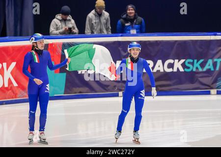 Gdansk, Pologne. 13 janvier 2024. GDANSK, POLOGNE - JANVIER 13 : ELISA Confortola d'Italie, Gloria Ioriatti d'Italie en compétition pour la finale du 1500m lors des Championnats d'Europe ISU de patinage de vitesse sur courte piste à Hala Olivia le 13 janvier 2024 à Gdansk, Pologne. (Photo Andre Weening/Orange Pictures) crédit : Orange pics BV/Alamy Live News Banque D'Images